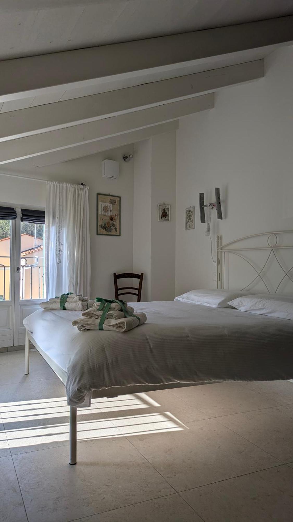 Casa Viola Bed And Breakfast Dimora Di Campagna Calice Ligure Bagian luar foto